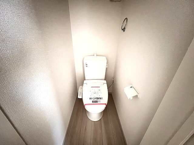 【トイレ】 | 和光市白子3丁目　新築分譲住宅　全3棟（成増店） | 1階2階にそれぞれ設置されている為、忙しい朝の時間帯でも安心。
