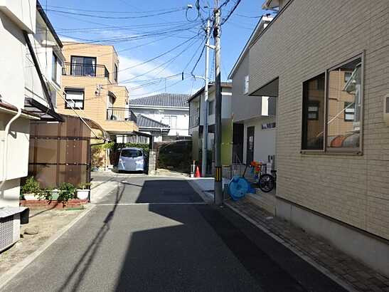 【前面道路含む現地写真】