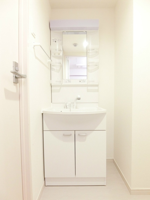 リブリ・芦原通の洗面所|スペースが確保できる洗面所です