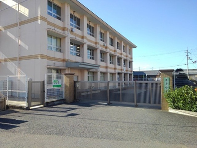 【周辺】 | ニューヴェルデⅡ | 紀の川私立名手小学校様まで650m