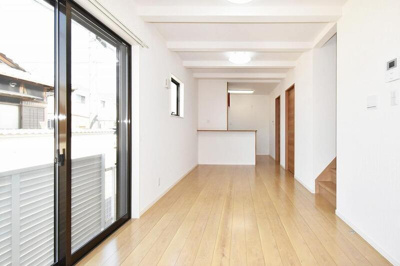 【居間・リビング】 | コテージハウス春日高畑（西棟）