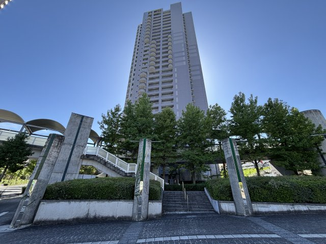A.CITYタワーズウエスト・タワー棟の外観