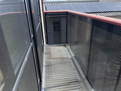 熊本市南区八分字町のアパートのバルコニー