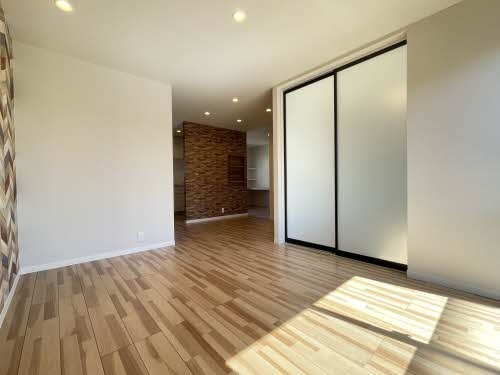 モダニティ八分字 Ｂ棟 ＊＊の洋室