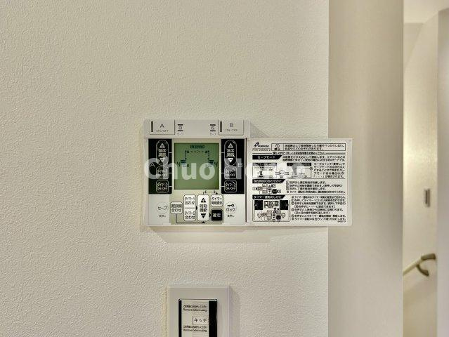 葛飾区西水元1丁目新築分譲住宅の冷暖房・空調設備|【床暖房】冬は足元から暖めてくれる床暖房はエアコンとは違って埃が舞いませんので健康にも良さそうですね。