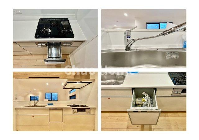 葛飾区西水元1丁目新築分譲住宅のキッチン|【システムキッチン】ワイドで収納豊富な使い勝手の良いカウンターキッチンには、食洗器や伸縮タイプのキッチン水栓、三ツ口コンロ・魚焼きグリルなどの便利な設備が標準完備されています。