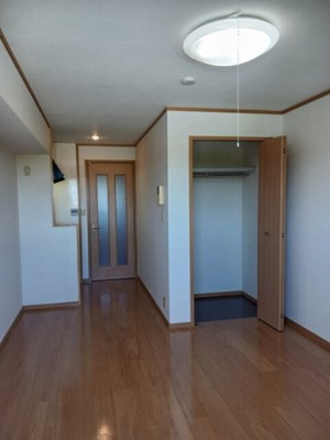 【居間・リビング】 | ベルラフィーネ | 物件の内装です