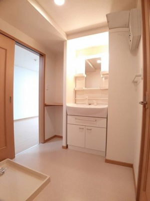 【洗面所】 | カトル・セゾン | ゆったりとスペースのある洗面所