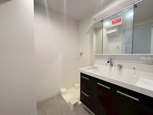 ＪＲ・近鉄・地下鉄「京都」駅徒歩５分◆令和７年４月リフォーム完了◆アパガーデンコート京都駅前の独立洗面台|独立洗面台　洗濯機置き場