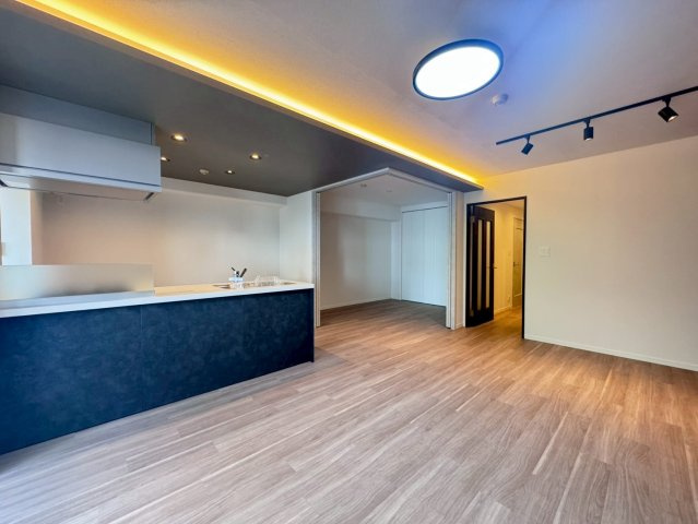 ＪＲ・近鉄・地下鉄「京都」駅徒歩５分◆令和７年４月リフォーム完了◆アパガーデンコート京都駅前の居間・リビング|リビング