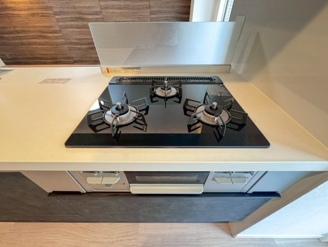 ＪＲ・近鉄・地下鉄「京都」駅徒歩５分◆令和７年４月リフォーム完了◆アパガーデンコート京都駅前のキッチン|コンロ