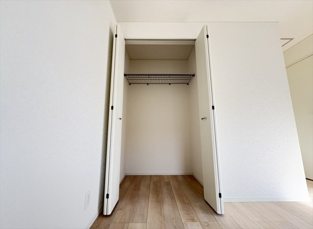 【収納】 | 新座市畑中2丁目　新築一戸建住宅　全9棟　(志木本店) | クローゼット／
全棟に制震装置「SAFE365」標準搭載