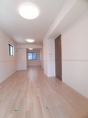 【居間・リビング】 | マ・メゾンⅠ | ゆったり過ごせる居間です