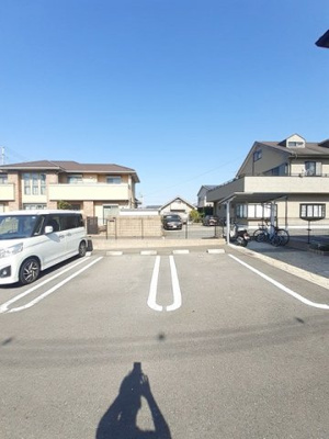 【駐車場】 | サンフェリーチェ | 駐車場に車を止められます