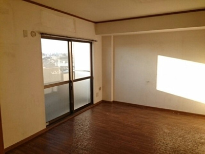 【居間・リビング】 | レフィナード吹上 | こちらの居間で趣味の時間をお楽しみください