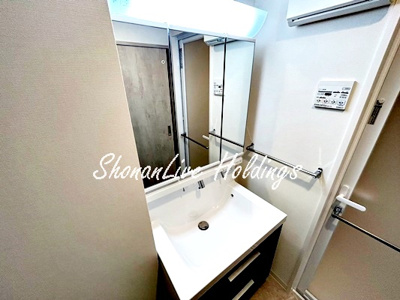 【洗面所】 | KS Avenir | 3面鏡の独立洗面♪