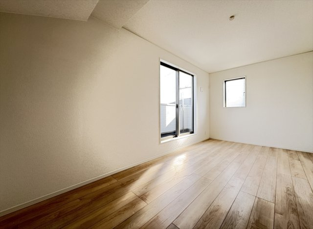 【洋室】 | 新座市畑中2丁目　新築一戸建住宅　全9棟　(志木本店) | 洋室8帖／
住宅性能表示制度において5分野7項目でMAX等級取得