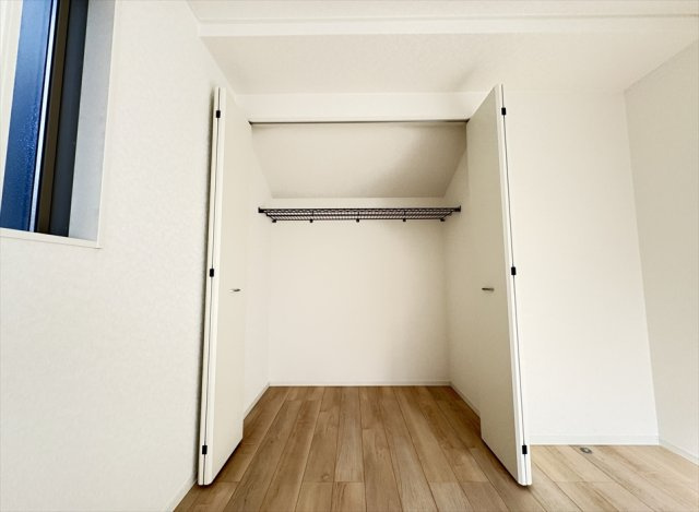 【収納】 | 新座市畑中2丁目　新築一戸建住宅　全9棟　(志木本店) | クローゼット／
全棟に制震装置「SAFE365」標準搭載