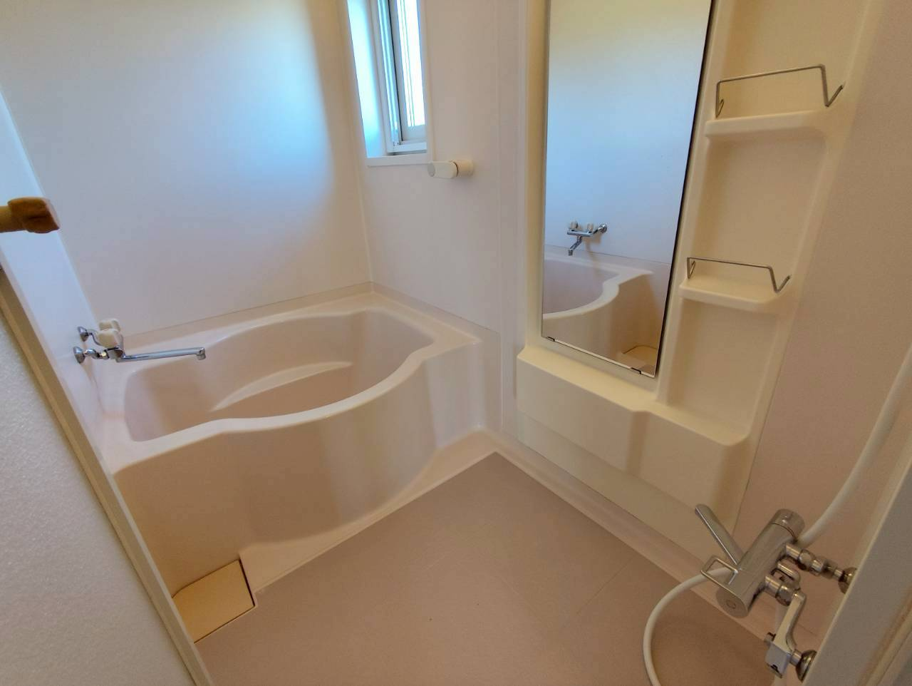 富士見3-11-33貸家の浴室
