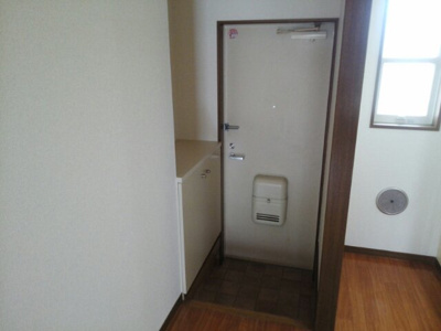 【玄関】 | プロムナード菖蒲Ⅰ | 明るい玄関です