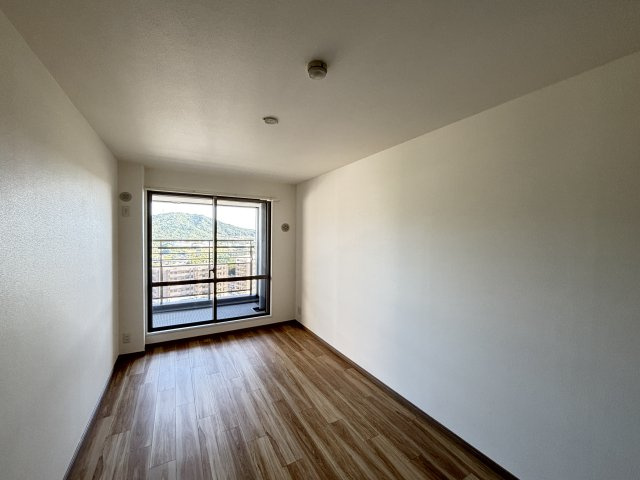 A.CITYタワーズウエスト・タワー棟の洋室