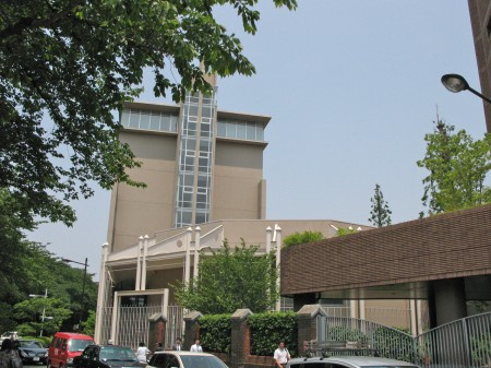 新宿区若葉３丁目のアパートの周辺