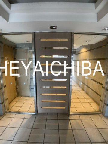 Rising place 南千住のエントランス