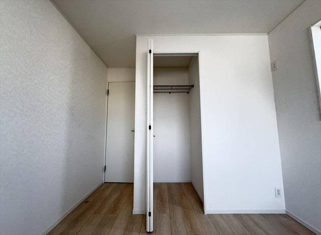 【収納】 | 新座市畑中2丁目　新築一戸建住宅　全9棟　(志木本店) | クローゼット／
全室収納付きでお部屋を広くお使いいただけます。