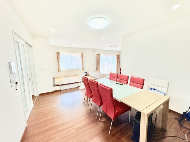 売中古戸建　中央区雄踏町宇布見の居間・リビング