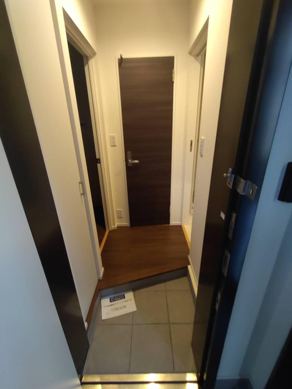 グランディール千石の玄関