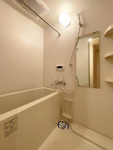 アンプルールベトンカルティエの浴室