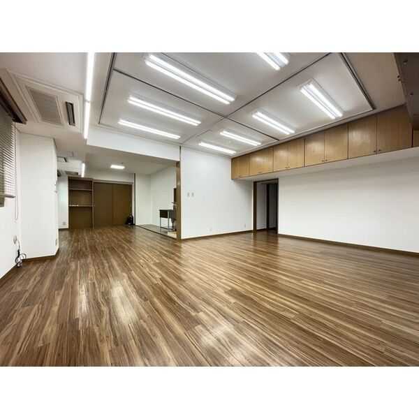 ドヒビルの内装