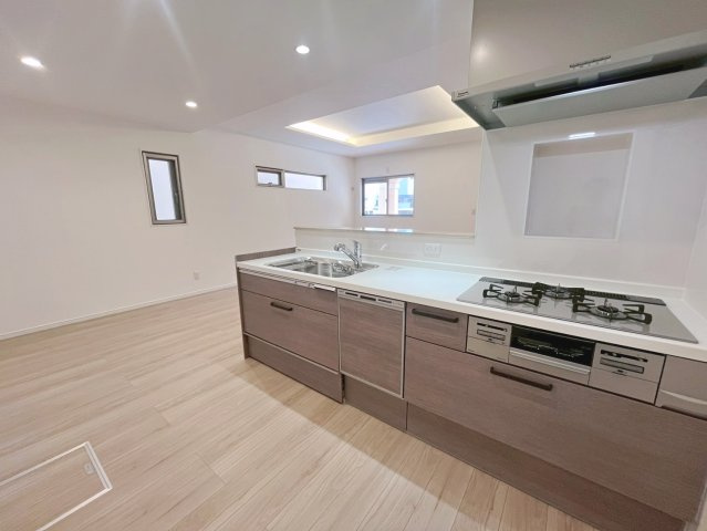 クローバーエース嘉手納屋良Ⅱ　1号棟のキッチン