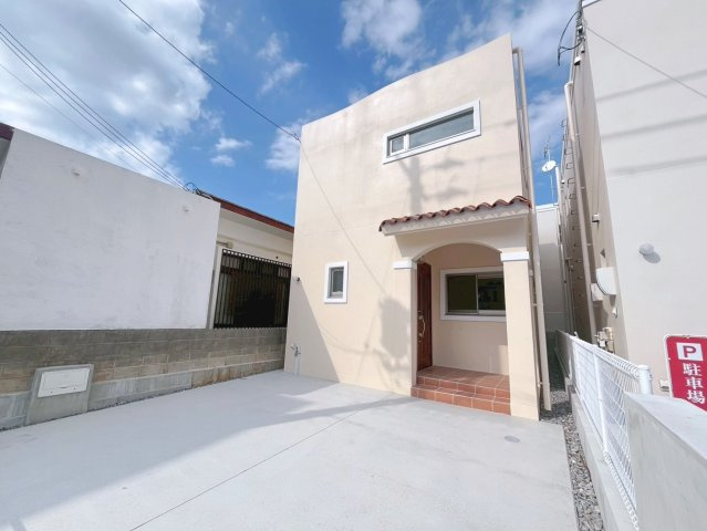 クローバーエース嘉手納屋良Ⅱ　1号棟の外観|2025/9/30　現地写真