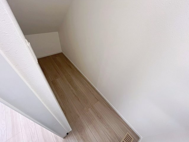クローバーエース嘉手納屋良Ⅱ　1号棟の収納|リビング収納