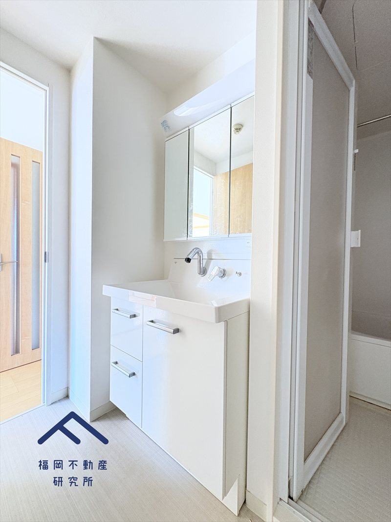 三愛シティライフ今宿駅２の独立洗面台