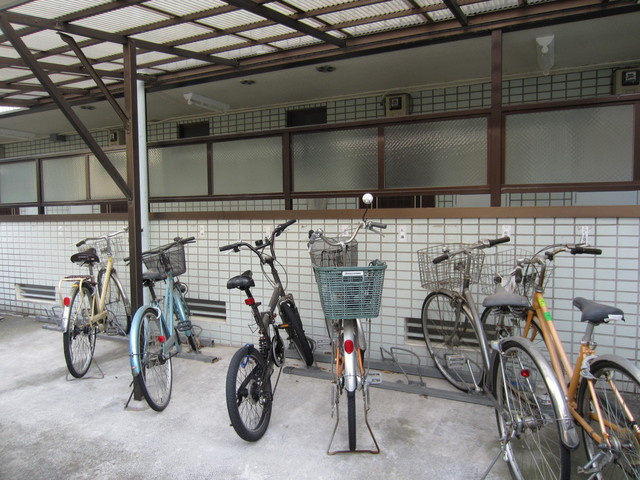 フリーデンスハイムのその他共用部分|★屋根付き専用駐輪場★