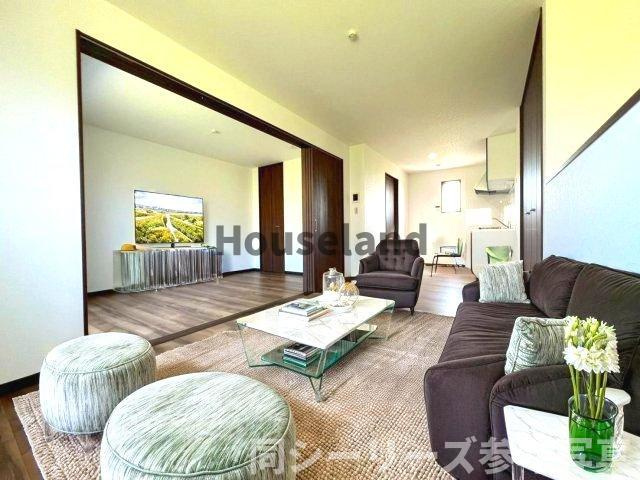 TJ鳴神2　D棟の居間・リビング