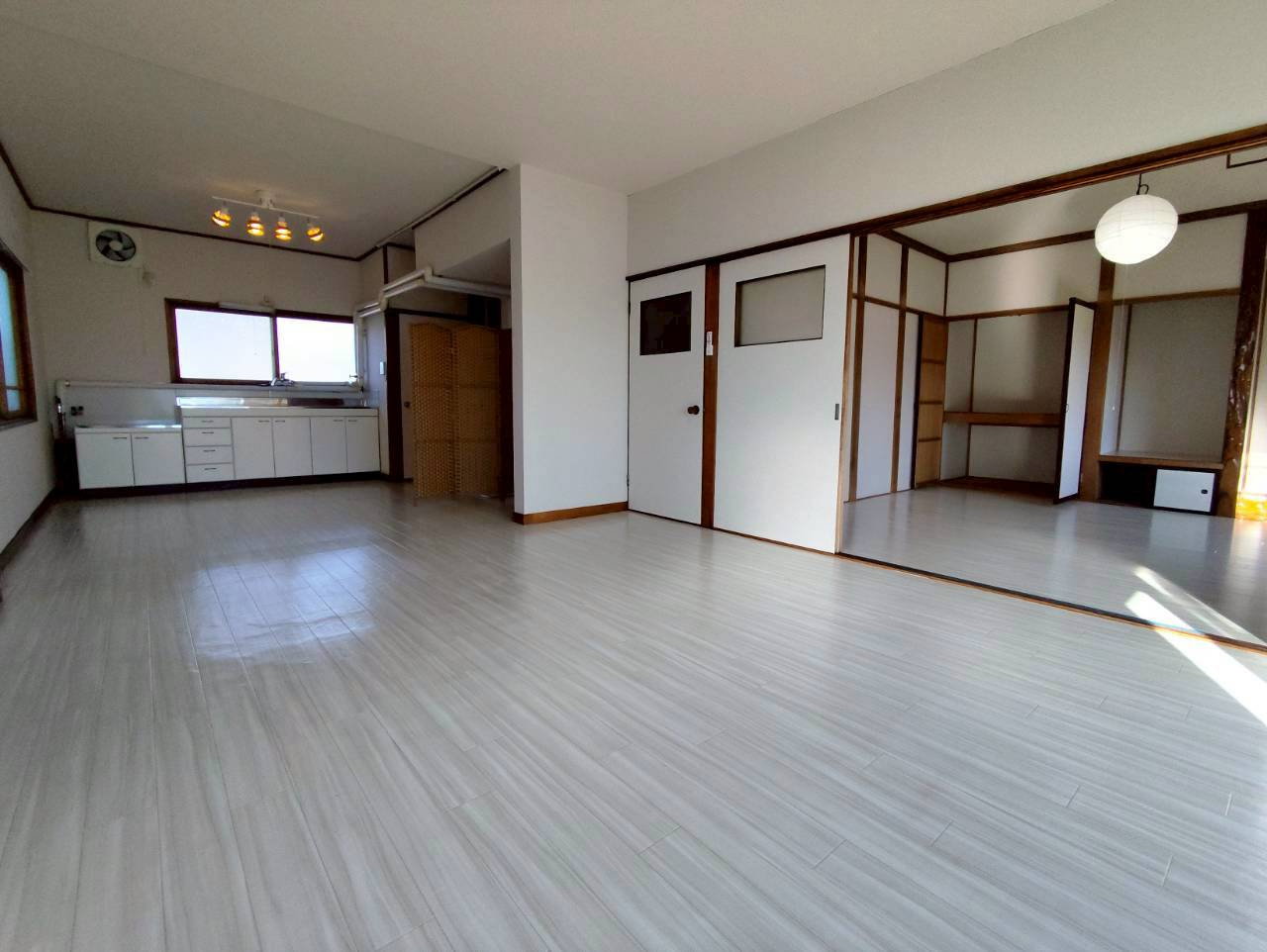 春採4丁目28貸家の居間・リビング