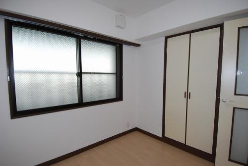 セントラル清城の洋室