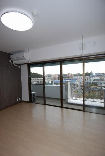 セントラル清城の居間・リビング