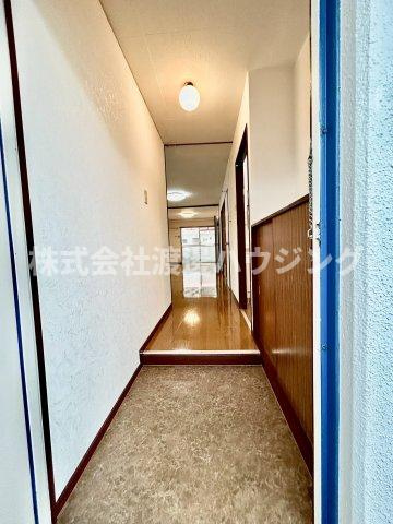 第2ハイツ幸和の玄関