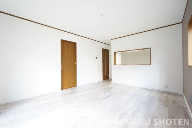 中古　四街道市もねの里の居間・リビング|＊当日ご案内可＊ご希望の物件まとめてご案内！弊社が掲載していない物件でもOK♪お気軽にご相談ください ♪お電話でのお問合わせがスムーズ♪