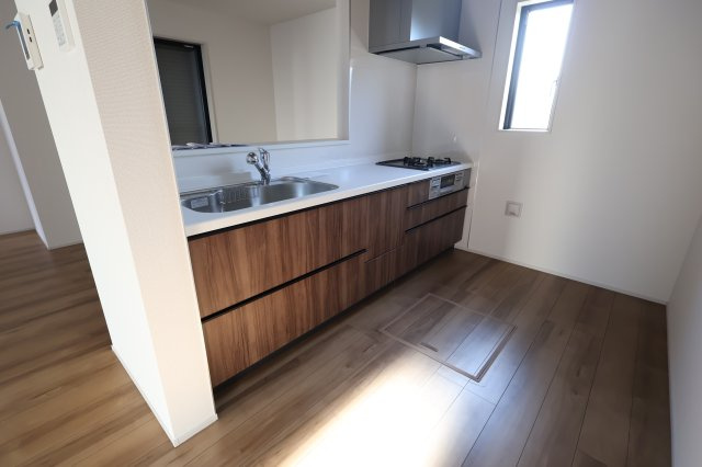 《仲介手数料無料》志木市中宗岡３丁目14-20(3号棟)新築一戸建てグラファーレのキッチン|撮影日 2025年11月21日 13:20 晴れ