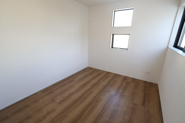 《仲介手数料無料》志木市中宗岡３丁目14-20(3号棟)新築一戸建てグラファーレの洋室|撮影日 2025年11月21日 13:20 晴れ