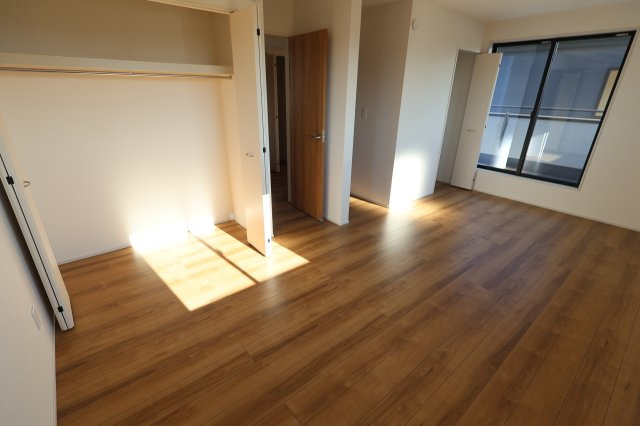 《仲介手数料無料》志木市中宗岡３丁目14-20(3号棟)新築一戸建てグラファーレの洋室|撮影日 2025年11月21日 13:20 晴れ