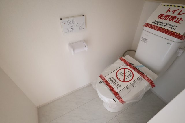 《仲介手数料無料》志木市中宗岡３丁目14-20(3号棟)新築一戸建てグラファーレのトイレ|撮影日 2025年11月21日 13:20 晴れ