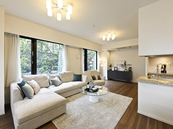 ザ・パークハウス池田山の居間・リビング