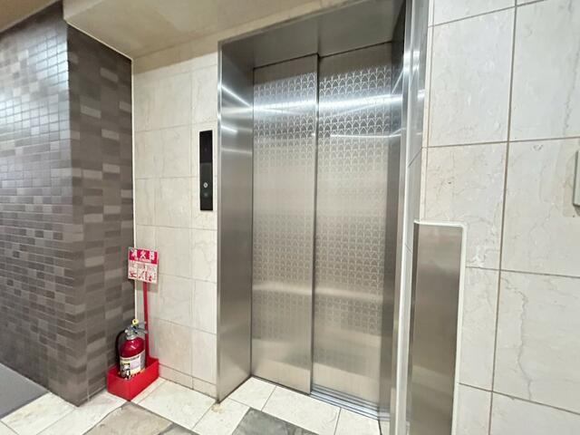 多摩市中沢２丁目の賃貸マンションのロビー