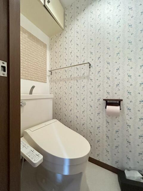 多摩市中沢２丁目の賃貸マンションのトイレ